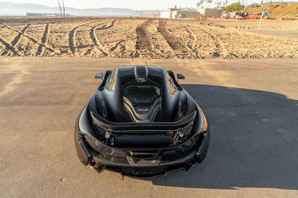 2015 McLaren P1