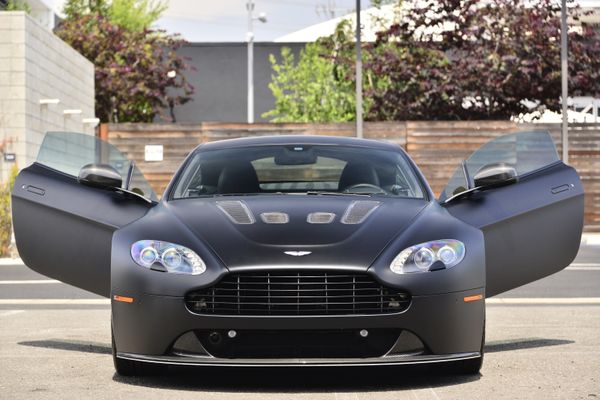 2012 Aston Martin V12 Vantage Carbon Black