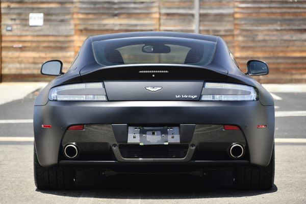 2012 Aston Martin V12 Vantage Carbon Black