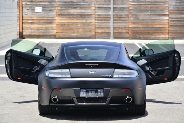 2012 Aston Martin V12 Vantage Carbon Black