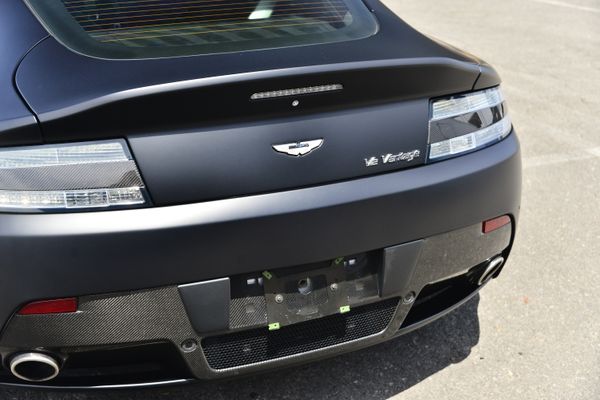 2012 Aston Martin V12 Vantage Carbon Black