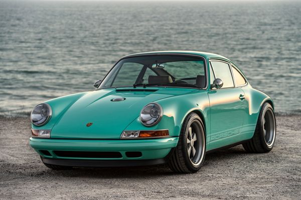 1991 Singer 911 "Malibu"