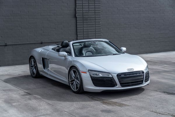 2014 Audi R8 V10 Spyder Quattro S Tronic