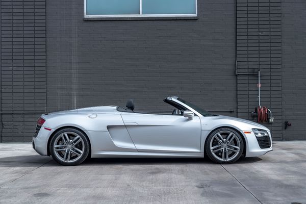 2014 Audi R8 V10 Spyder Quattro S Tronic