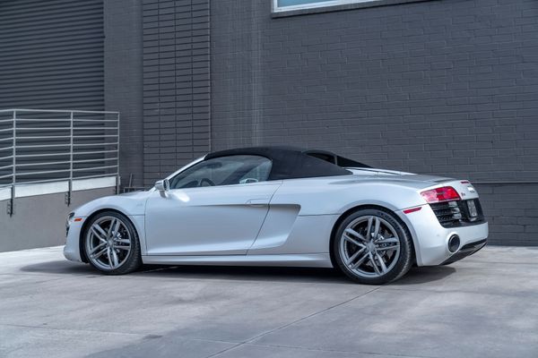 2014 Audi R8 V10 Spyder Quattro S Tronic