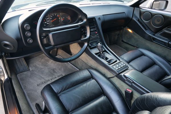 1987 Porsche 928 S4