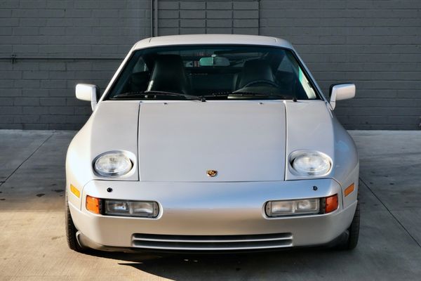 1987 Porsche 928 S4