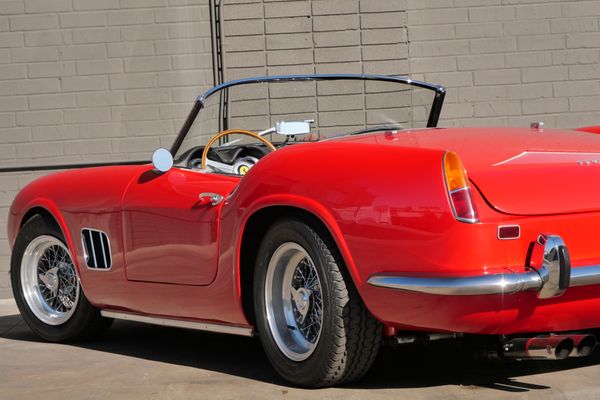 1968 Ferrari 250 California Replica