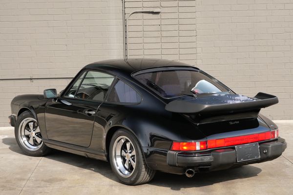 1987 Porsche 911 Carrera Coupe