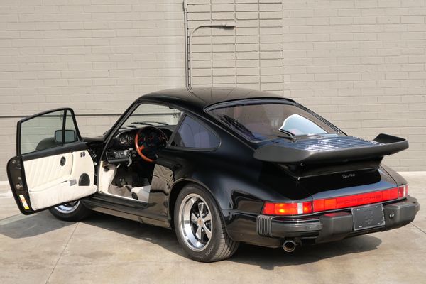 1987 Porsche 911 Carrera Coupe