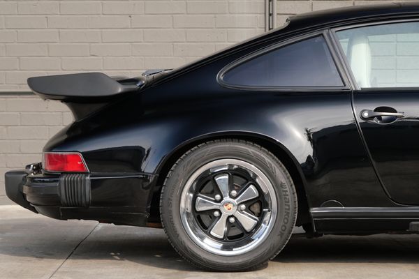 1987 Porsche 911 Carrera Coupe