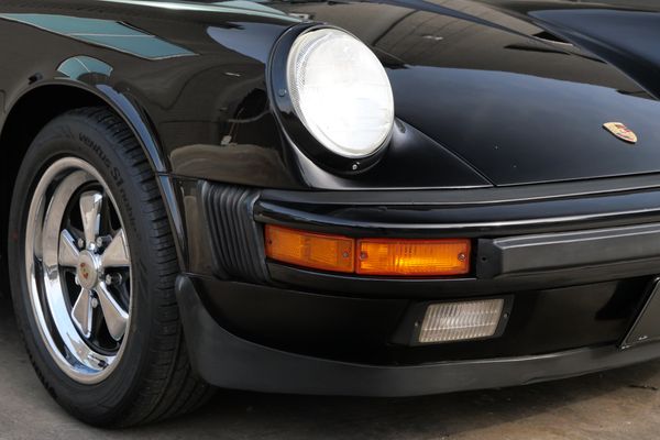 1987 Porsche 911 Carrera Coupe