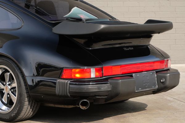 1987 Porsche 911 Carrera Coupe